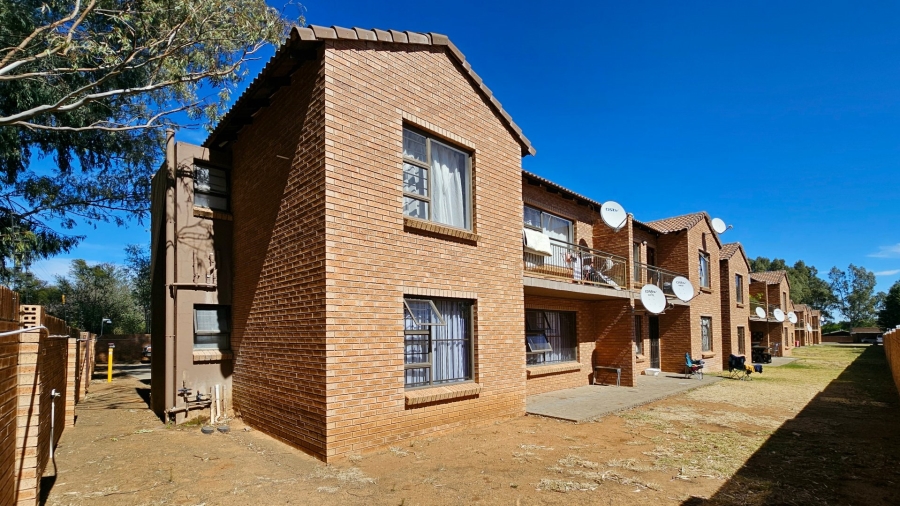 2 Bedroom Property for Sale in Vredenhof Sh Free State